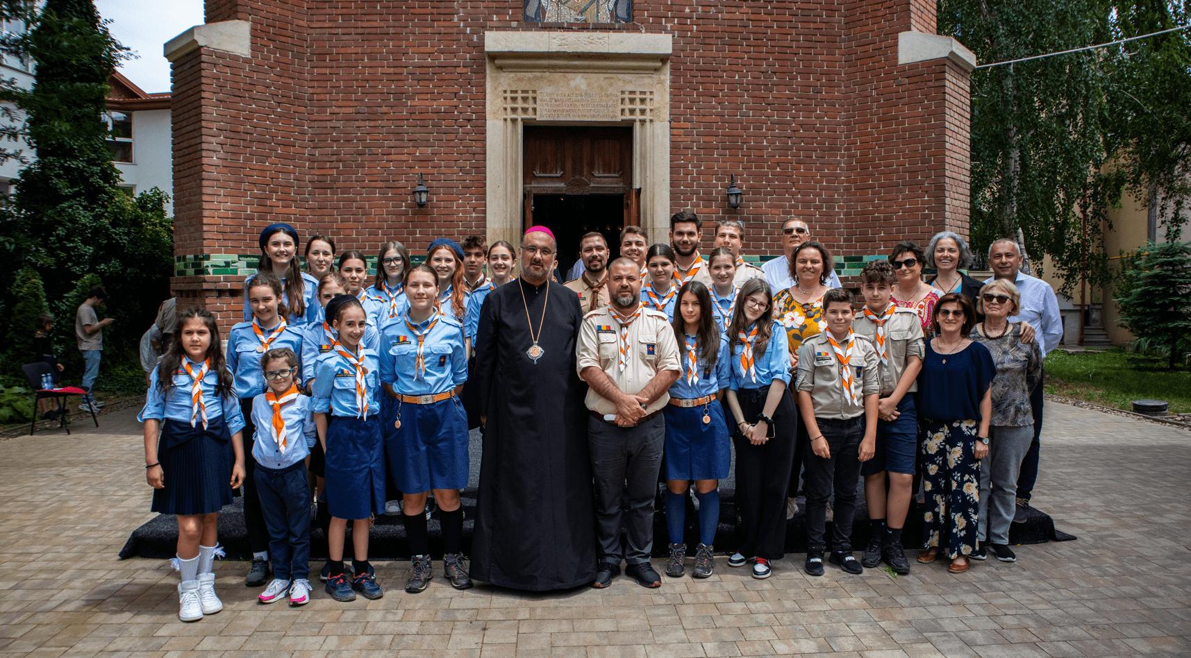 Greco-catolicii din Râmnicu Vâlcea au celebrat 10 ani de existență a Episcopiei Greco-Catolice de București